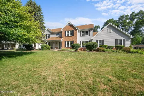 5024 Hunters Green Dr, Toledo, OH 43623