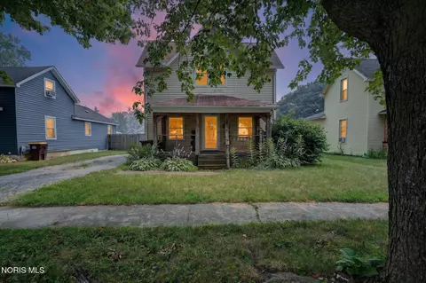 704 Maplewood St, Delta, OH 43515