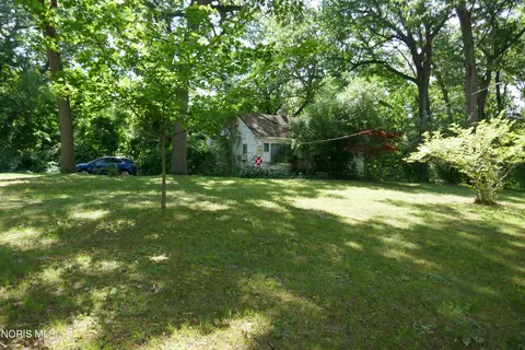 2430 Shetland Rd, Toledo, OH 43617