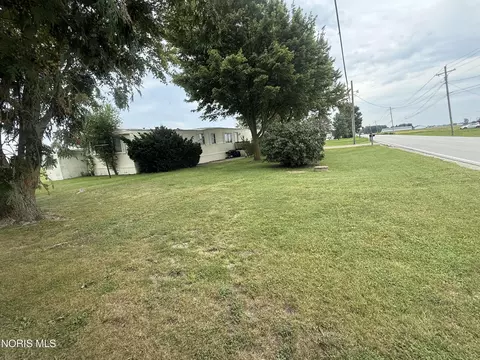 26268 Lime City Rd, Perrysburg, OH 43551