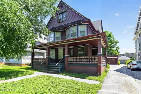 2268 Parkwood Ave, Toledo, OH 43620
