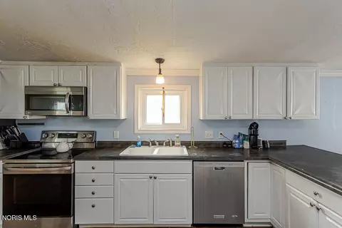 Kitchen - 3534 Road I, Leipsic, OH 45856 photo 7 of 8