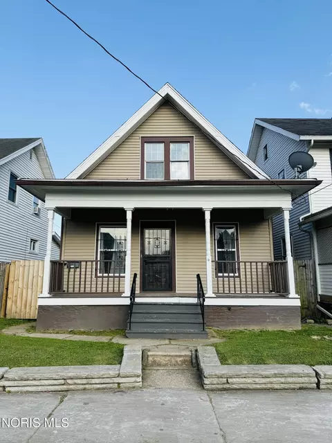 1136 Earl St, Toledo, OH 43605