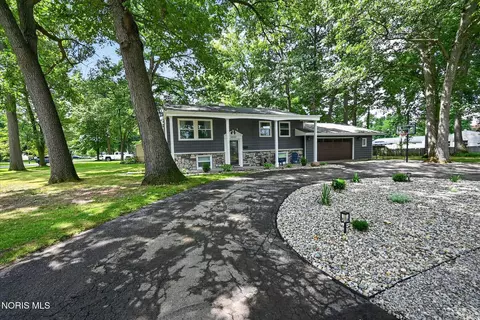 5433 Bentbrook Dr, Sylvania, OH 43560