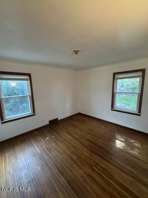 Bedroom - 613 Secor Rd, Toledo, OH 43607 photo 2 of 2