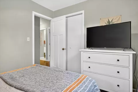 Bedroom - 1032 Leith St, Maumee, OH 43537 photo 4 of 4