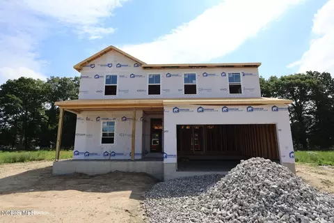 2141 Ellen Dr, Holland, OH 43528