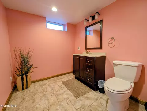 714 E North St, West Unity, OH 43570 photo 22