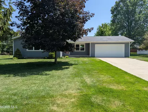 714 E North St, West Unity, OH 43570 photo 2