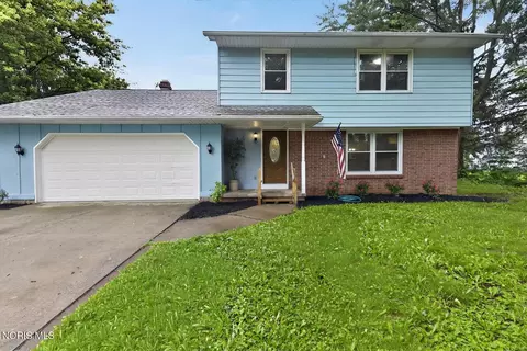 26696 Thompson Rd, Perrysburg, OH 43551