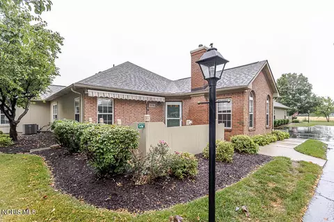 3516 Bayberry Pl, Oregon, OH 43616