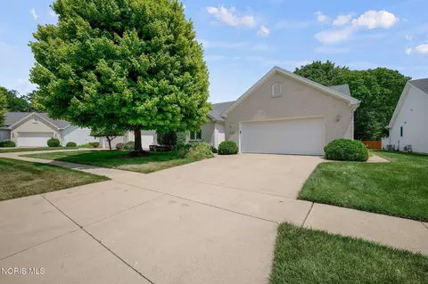 4358 N Watercrest Dr, Toledo, OH 43614
