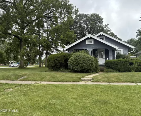 140 E 7th St, Perrysburg, OH 43551