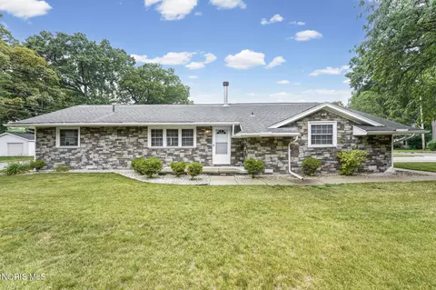 7105 Washington Dr, Holland, OH 43528