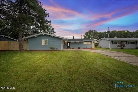 3325 Queenswood Blvd, Toledo, OH 43606