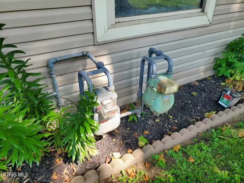 Exterior - 203 E Crawford St, Upper Sandusky, OH 43351 photo 8 of 8