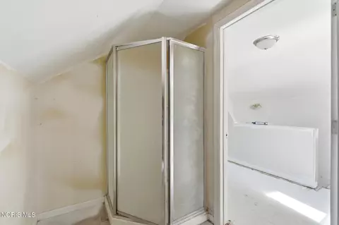 Bath - 119 S Dix St, Paulding, OH 45879 photo 4 of 4