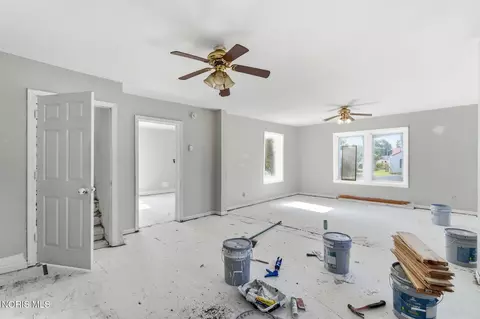 Living - 119 S Dix St, Paulding, OH 45879 photo 2 of 3
