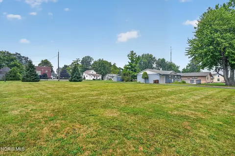 Exterior - 203 Pleasant St, Edon, OH 43518 photo 9 of 12