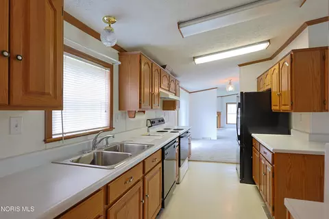 Kitchen - 12748 Rd 224, Cecil, OH 45821 photo 1 of 3