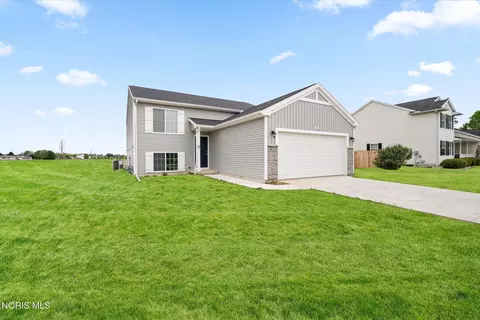 366 Douglas Dr, Liberty Center, OH 43532