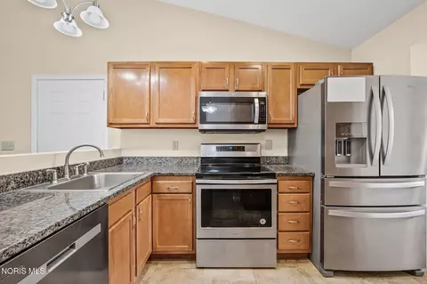 Kitchen - 714 Autumn Dr, Ada, OH 45810 photo 1 of 3