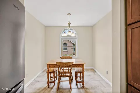 Dining - 714 Autumn Dr, Ada, OH 45810 photo 2 of 2