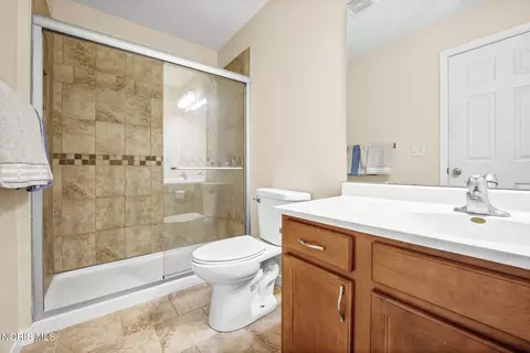 Bath - 714 Autumn Dr, Ada, OH 45810 photo 2 of 2
