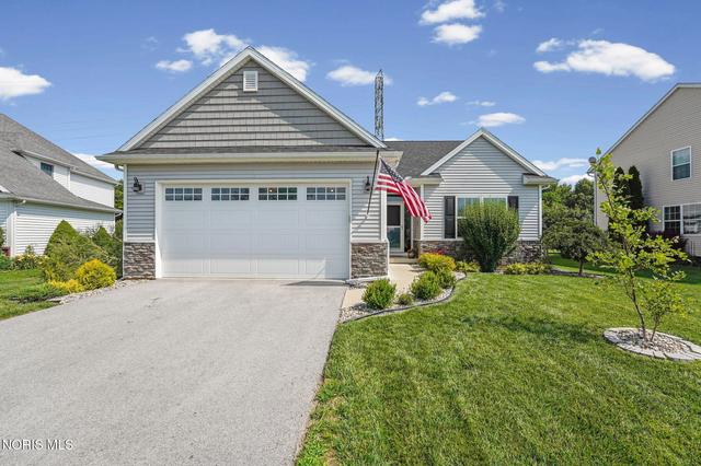 1050 N Ironwood Dr, Rossford, OH 43460