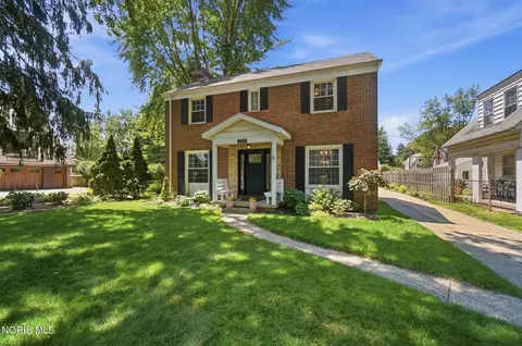 2221 Densmore Dr, Toledo, OH 43606