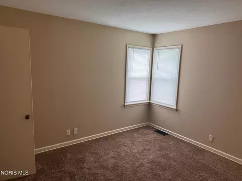 815 S Walnut St, Bryan, OH 43506 photo 4