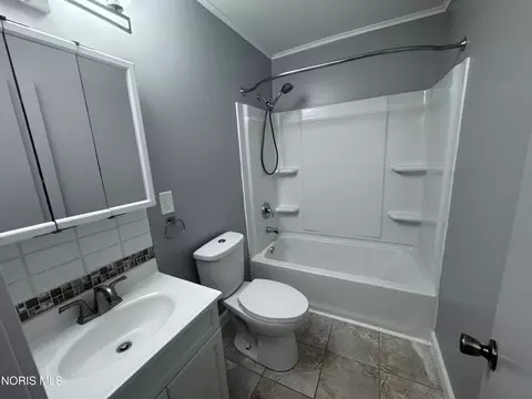 715 N Johnson St, Ada, OH 45810 photo 9