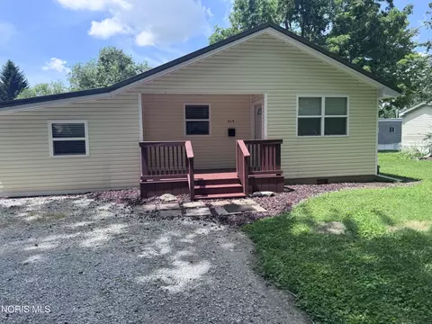 715 N Johnson St, Ada, OH 45810 photo 1