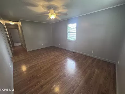 715 N Johnson St, Ada, OH 45810 photo 2