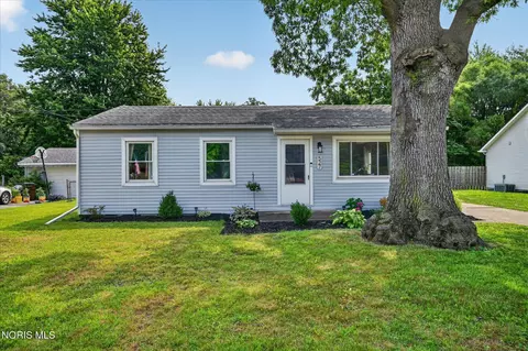 527 Favony Ave, Holland, OH 43528