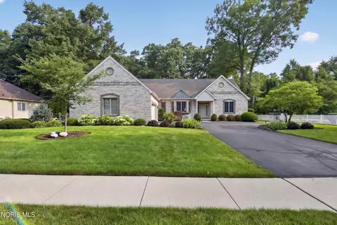 7910 Colony Woods Dr, Toledo, OH 43617