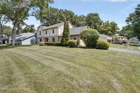 2338 Cheshire Woods Rd, Toledo, OH 43617