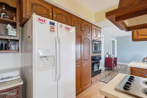 Kitchen - 19700 Needles Rd, Custar, OH 43511 photo 5 of 6