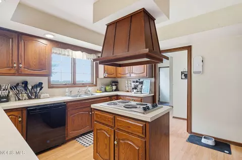 Kitchen - 19700 Needles Rd, Custar, OH 43511 photo 1 of 6