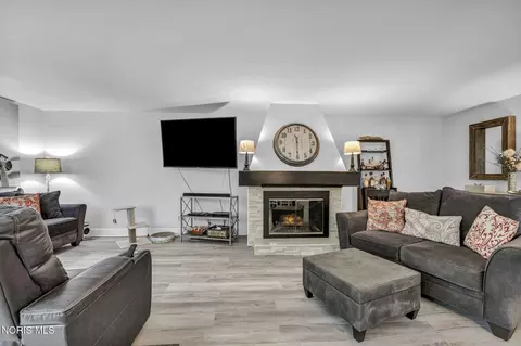 Living - 3931 Hilltop Dr, Huron, OH 44839 photo 2 of 2