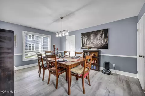 Dining - 3931 Hilltop Dr, Huron, OH 44839 photo 1 of 1