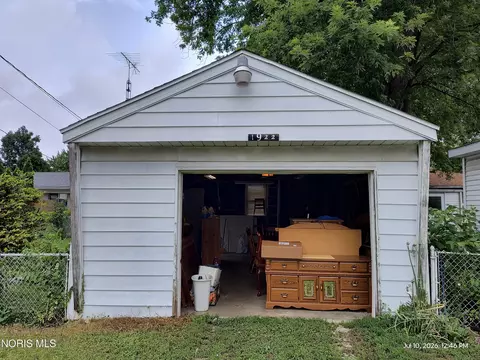 1922 Price St, Toledo, OH 43605