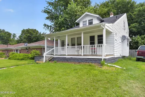 Exterior - 209 Eldred Ave, Toledo, OH 43609 photo 4 of 5