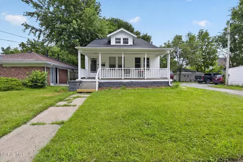 Exterior - 209 Eldred Ave, Toledo, OH 43609 photo 3 of 5