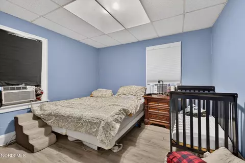 Bedroom - 209 Eldred Ave, Toledo, OH 43609 photo 2 of 5