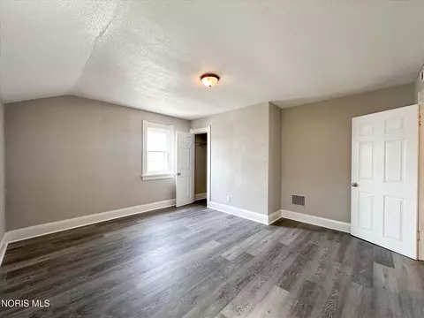 Bedroom - 209 Eldred Ave, Toledo, OH 43609 photo 4 of 5