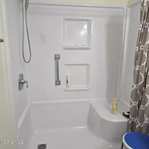 Bath - 1029 N Emerald Rd, Paulding, OH 45879 photo 2 of 2