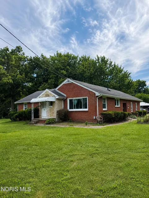 931 Harrow Rd, Toledo, OH 43615