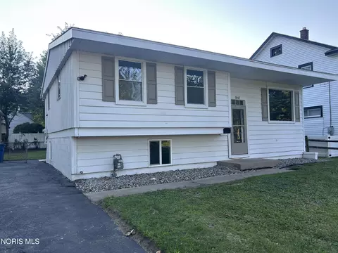 5847 Adelaide Dr, Toledo, OH 43613