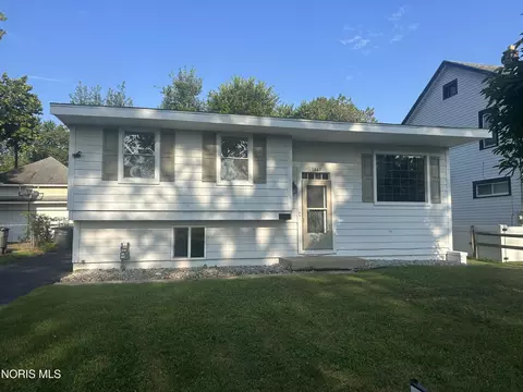5847 Adelaide Dr, Toledo, OH 43613